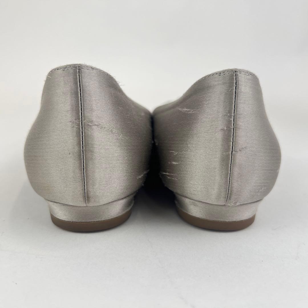 マノロブラニク　ハンギシ ビジューバックル　フラットパンプス　グレー　37