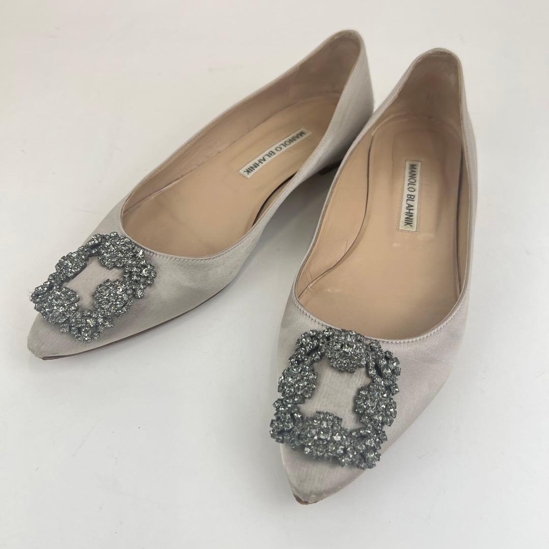 マノロブラニク　ハンギシ ビジューバックル　フラットパンプス　グレー　37
