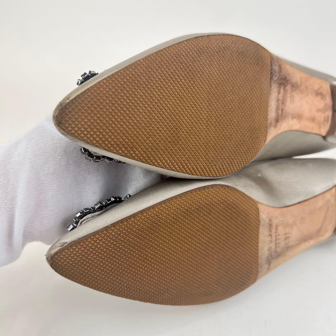 マノロブラニク　ハンギシ ビジューバックル　フラットパンプス　グレー　37