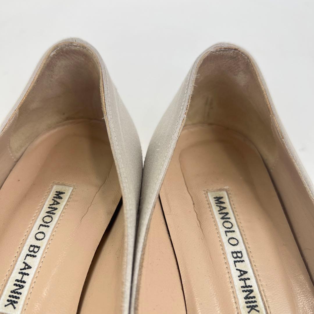 マノロブラニク　ハンギシ ビジューバックル　フラットパンプス　グレー　37