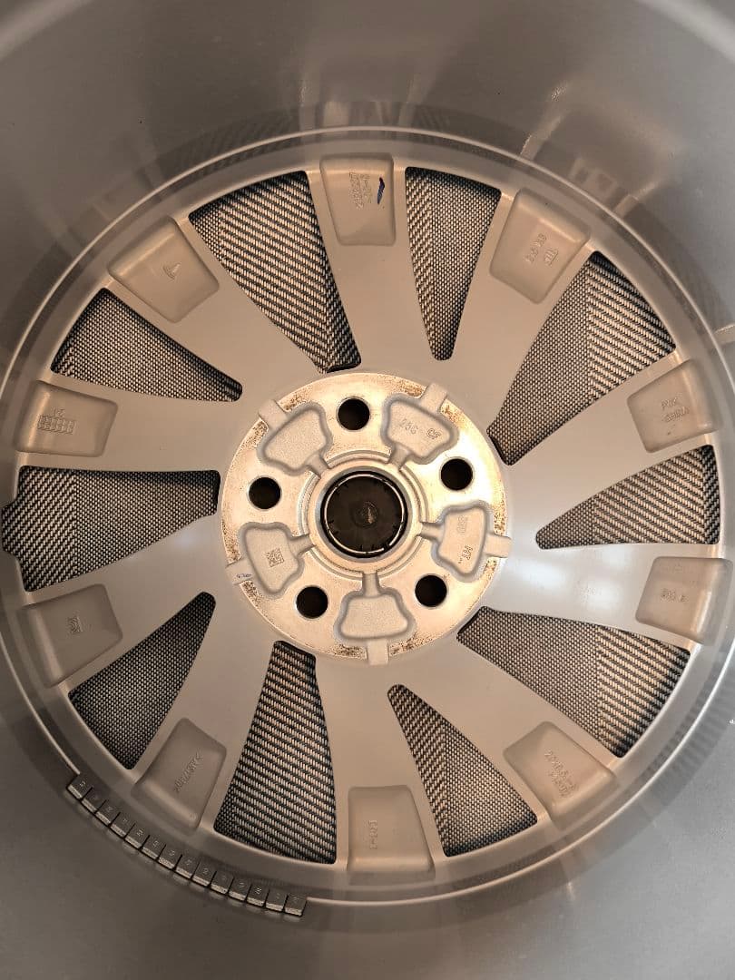 新車外し 2025テスラ 新型モデルY 純正20インチ ホイールセット