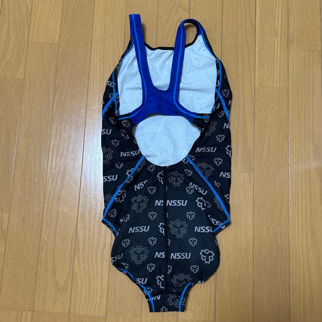 NSSUロゴ入りスポーツ水着 ブラック
