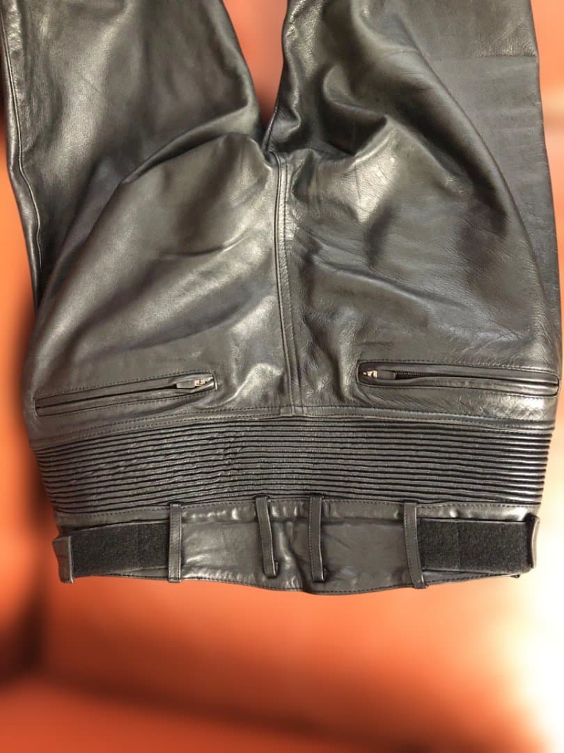 レザーパンツ、デグナー