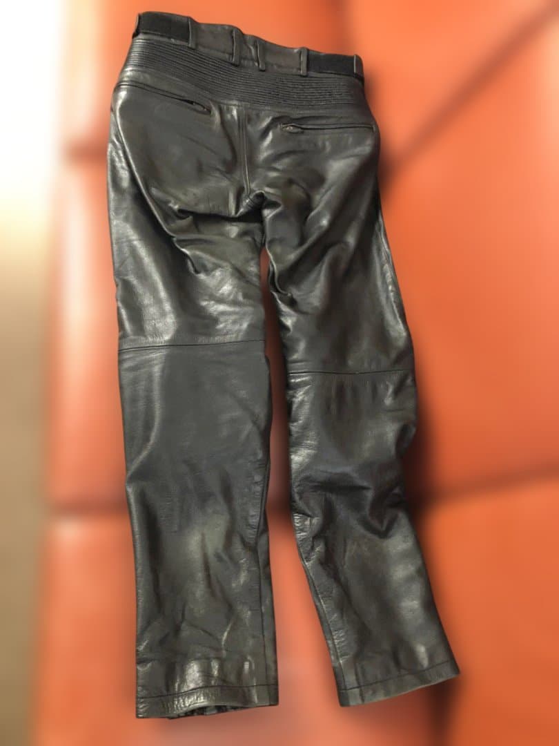 レザーパンツ、デグナー