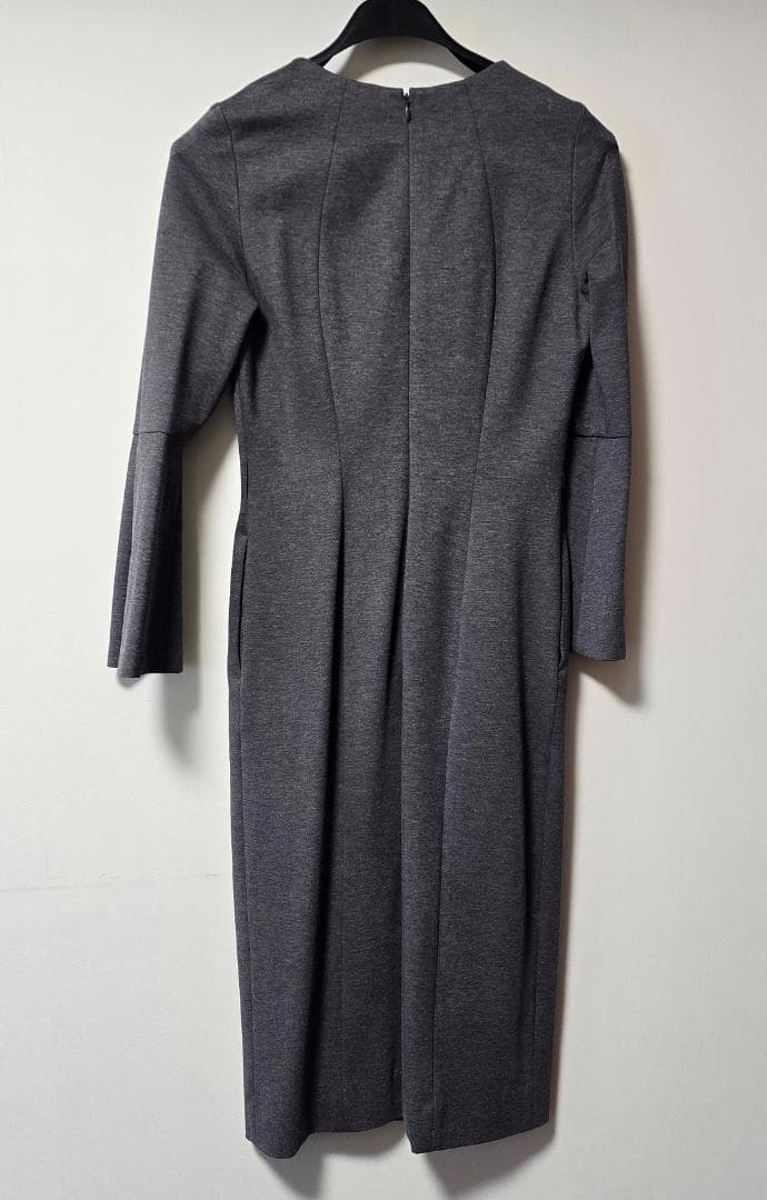 PINKY&DIANNE ベルスリーブベルト付き ワンピース グレー