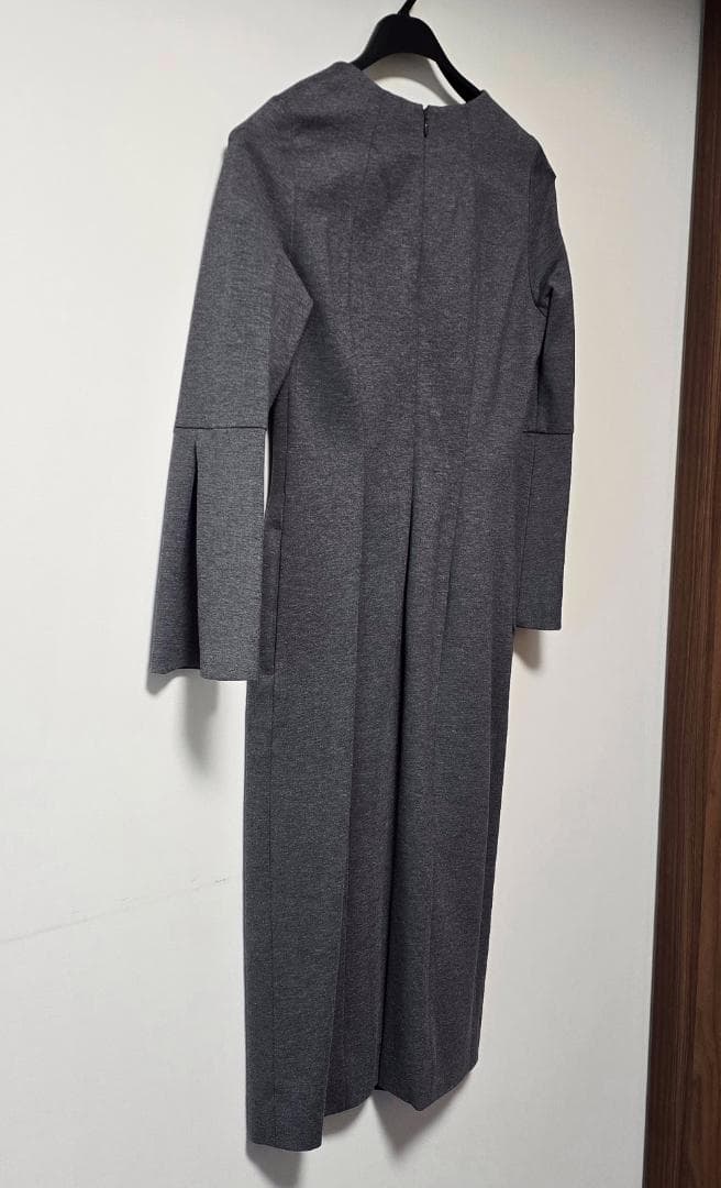 PINKY&DIANNE ベルスリーブベルト付き ワンピース グレー