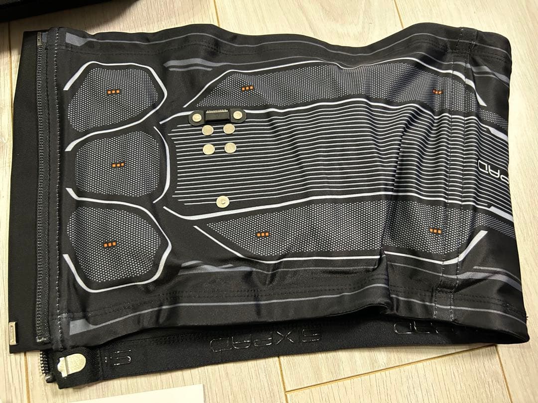 シックスパッド　パワースーツコアベルト　Mサイズ