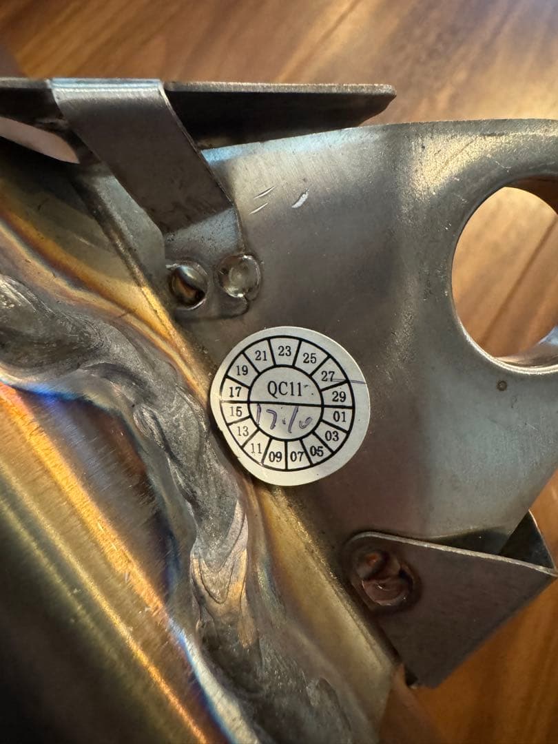 トライアンフ　スラクストン　1200r 純正マフラー　新車外し　デッドストック