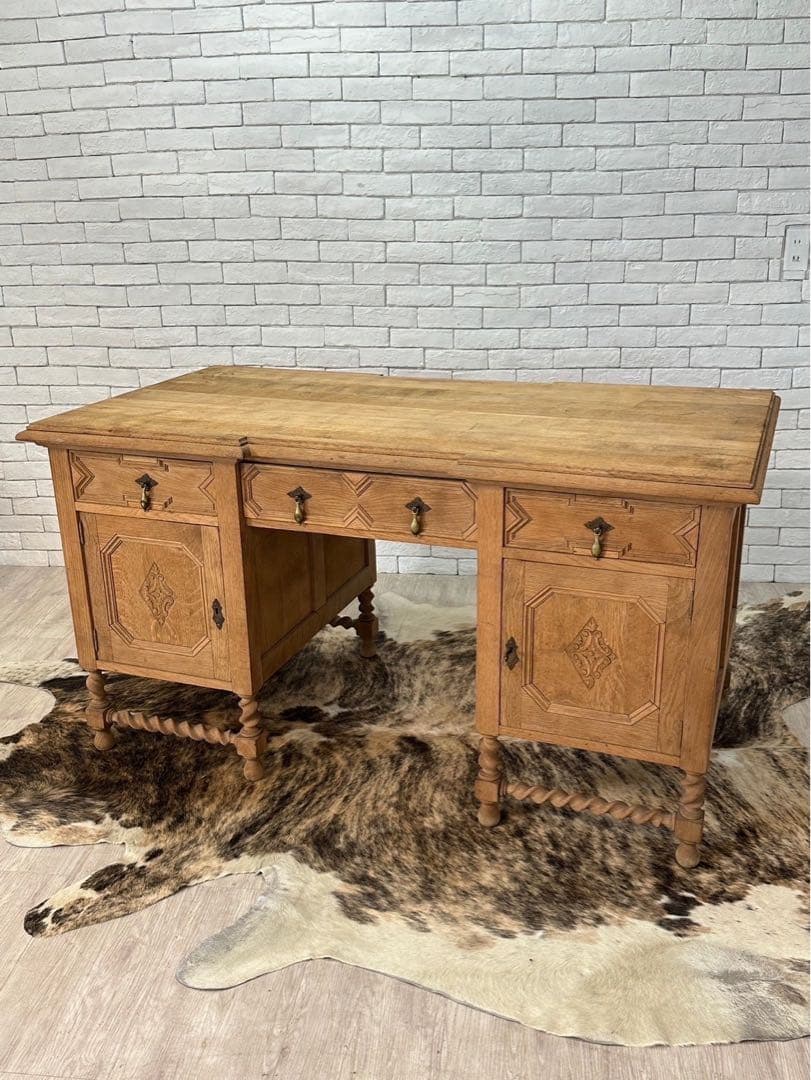 【チャーリー 】1960年　ベルギー　ビンテージ デスク 机 作業台