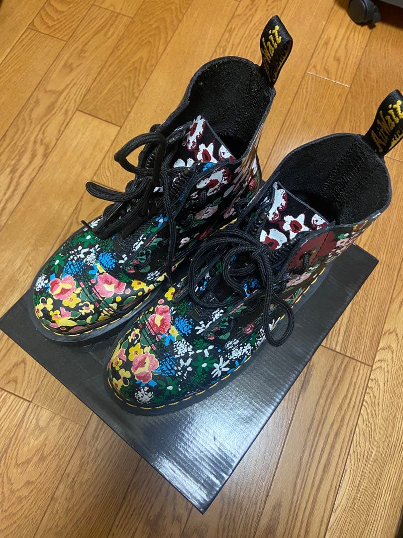 Dr. Martens ドクターマーチン 花柄 ブーツ チャック付き