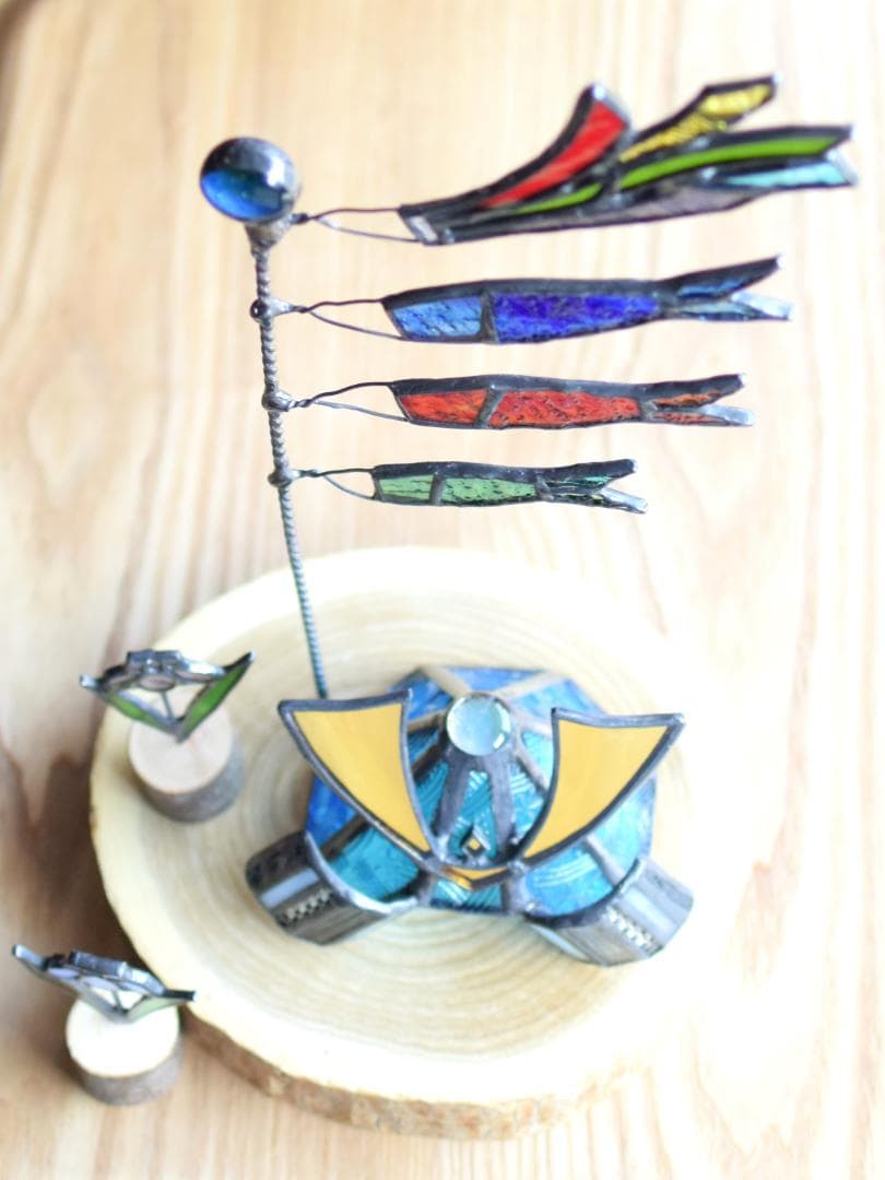 ステンドグラスの鯉のぼりと菖蒲とミニ兜(子供の日2点セット・KOI21)