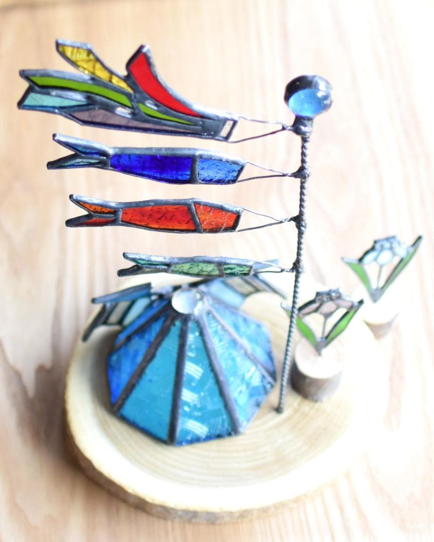 ステンドグラスの鯉のぼりと菖蒲とミニ兜(子供の日2点セット・KOI21)