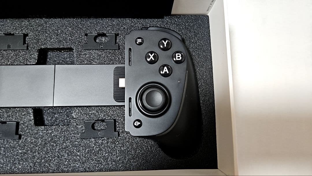 Razer Kishi Ultra　モバイルゲーミングコントローラー