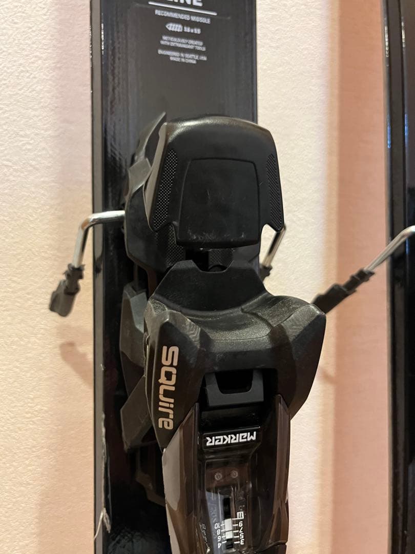 ナマケモノ　LINE スキー板　Marker Squire11