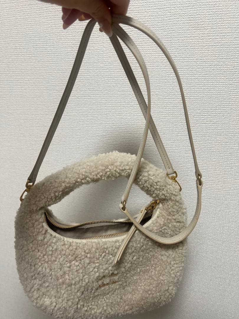 【期間限定値下げ】miu miu ファーショルダーバッグ ホワイト