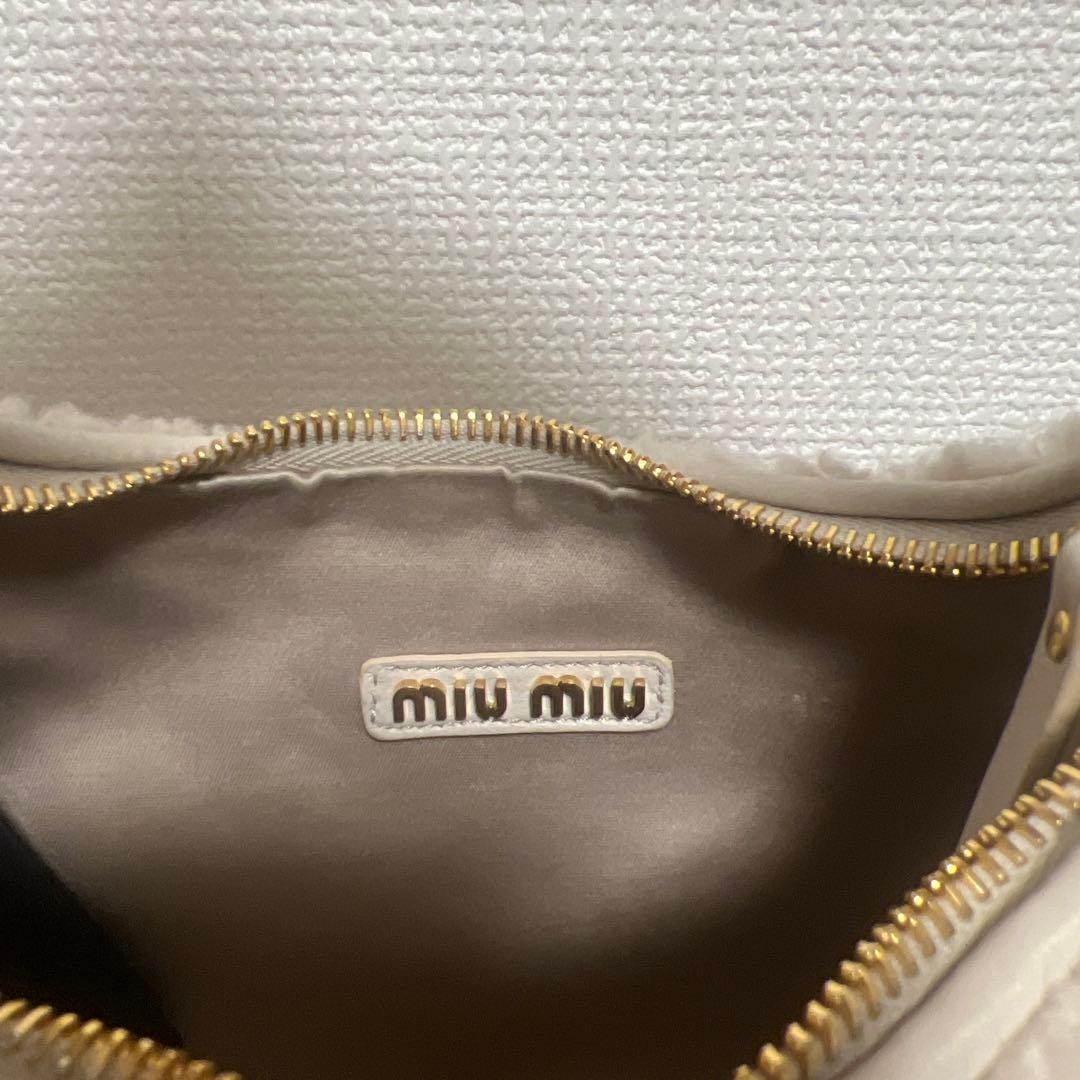 【期間限定値下げ】miu miu ファーショルダーバッグ ホワイト