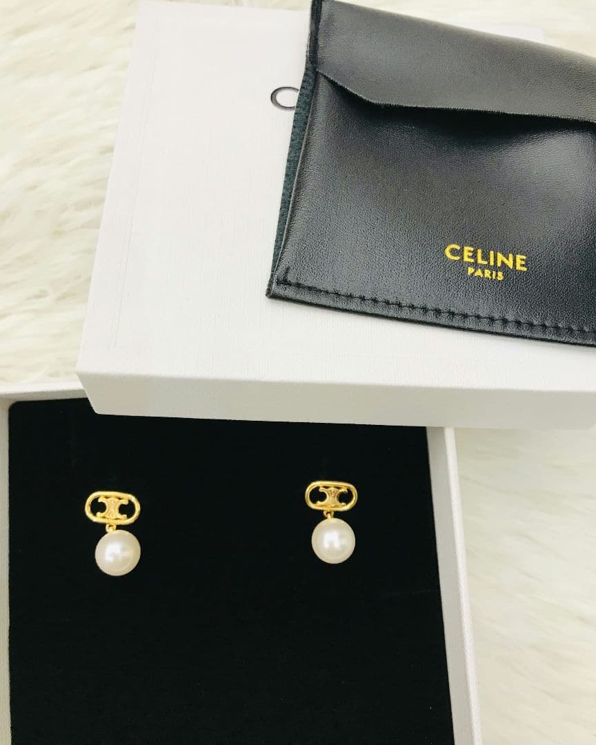 セリーヌ　ピアス　パール