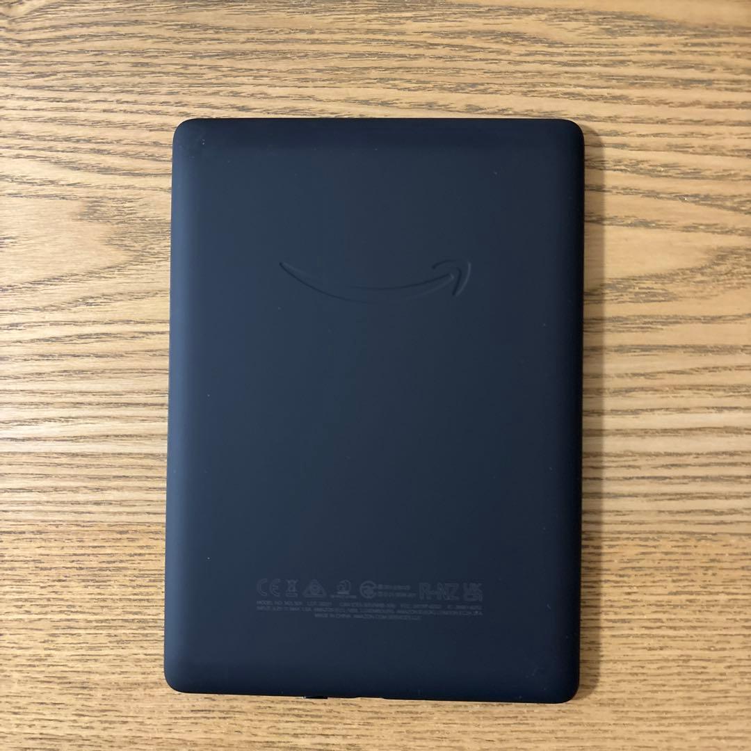 Kindle Paperwhite 第11世代 8GB(純正カバー ケーブル付)