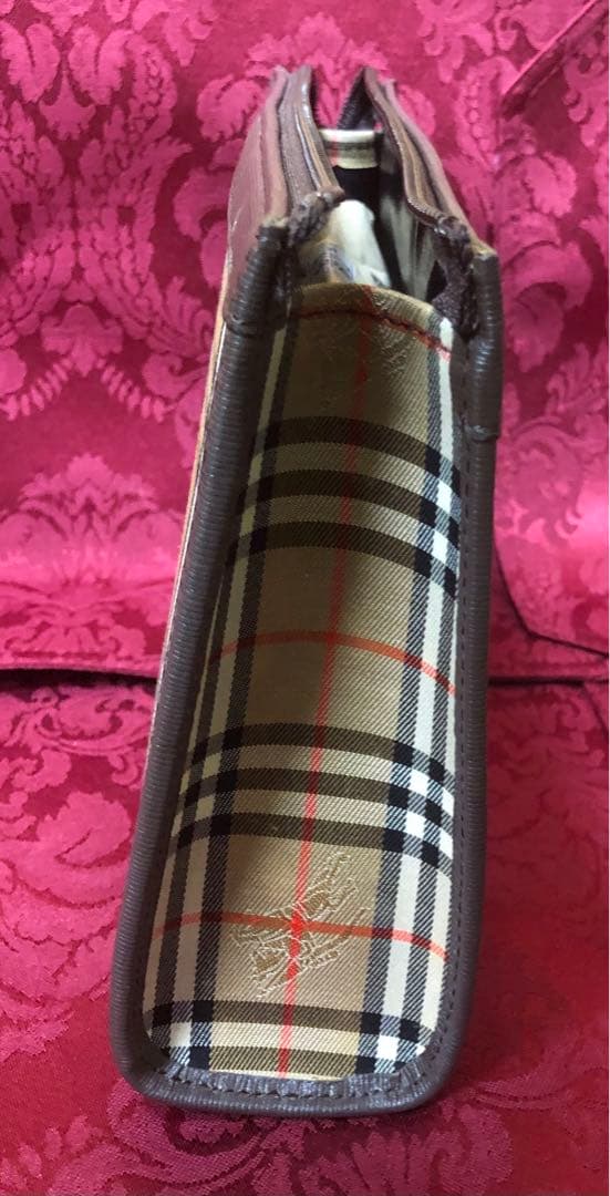 【極美品】バーバリー★ノバチェック★シャドーホース★ホースロゴ★クラッチバッグ