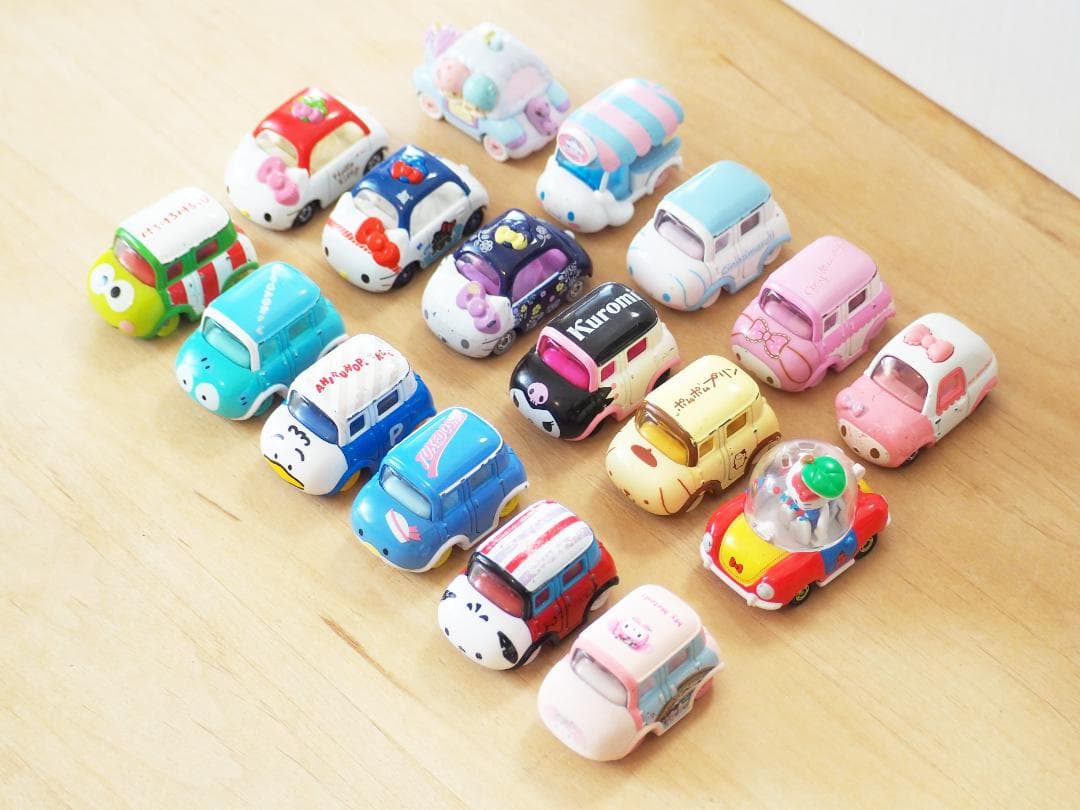 廃盤 ドリームトミカ★サンリオ 17台セット ハローキティ ミニカー