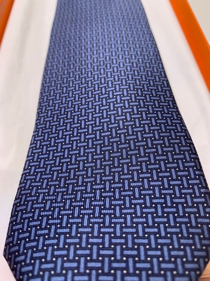 【新品未使用】HERMES ネイビー シルク ネクタイ　定価66900円