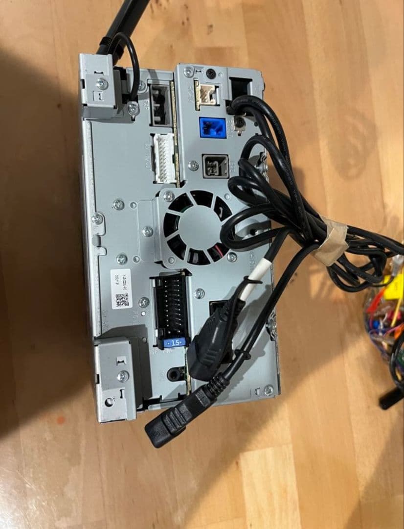 MDV-M906HD製造元に連絡してパスワードのロックを解除する必要があります。