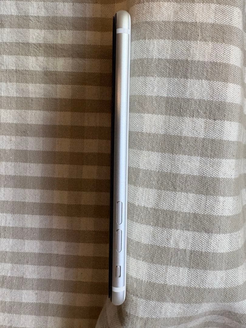 Apple iPhone SE 第2世代 ホワイト 128G 外箱付き