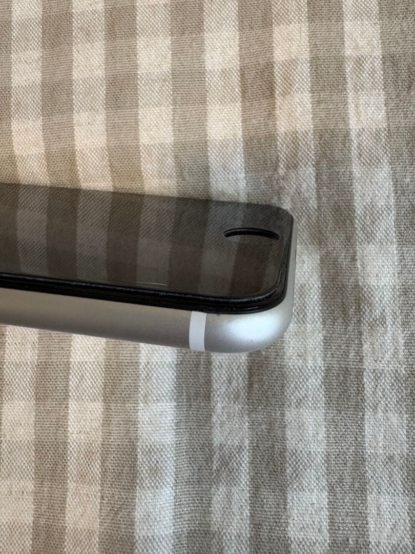 Apple iPhone SE 第2世代 ホワイト 128G 外箱付き