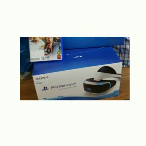 PSVRのカメラセット版です。GEOの３年保証付きです。