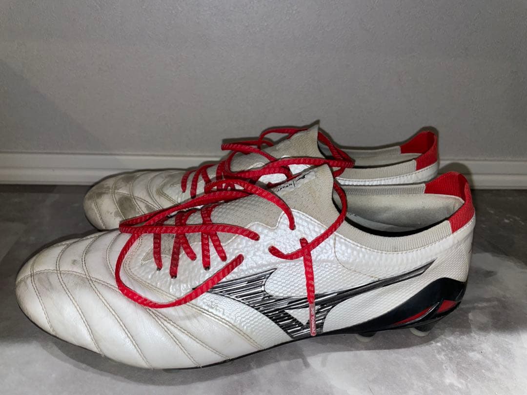 MIZUNO モレリアNEOIVβ 27.5