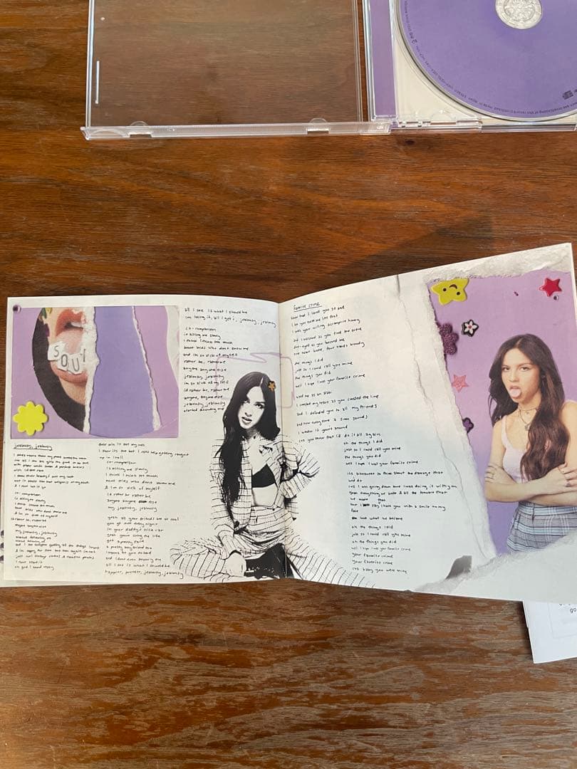 Olivia Rodrigo sourアルバム サイン入り特典付き