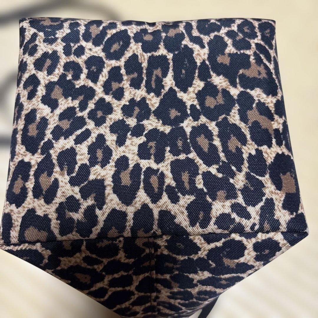 【美品】エルベ　ナイロン舟型ショルダーバッグS パンサー