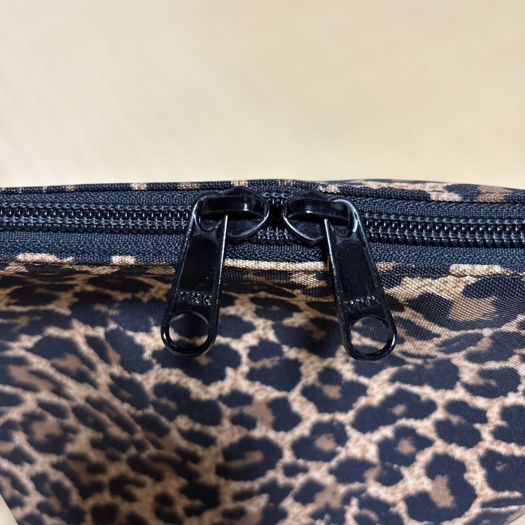 【美品】エルベ　ナイロン舟型ショルダーバッグS パンサー