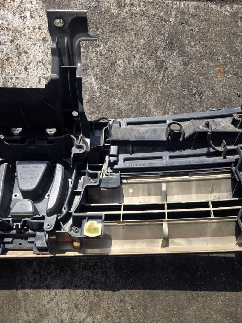 RK5　ホンダ　ステップワゴン　LEDフロントグリル　後期