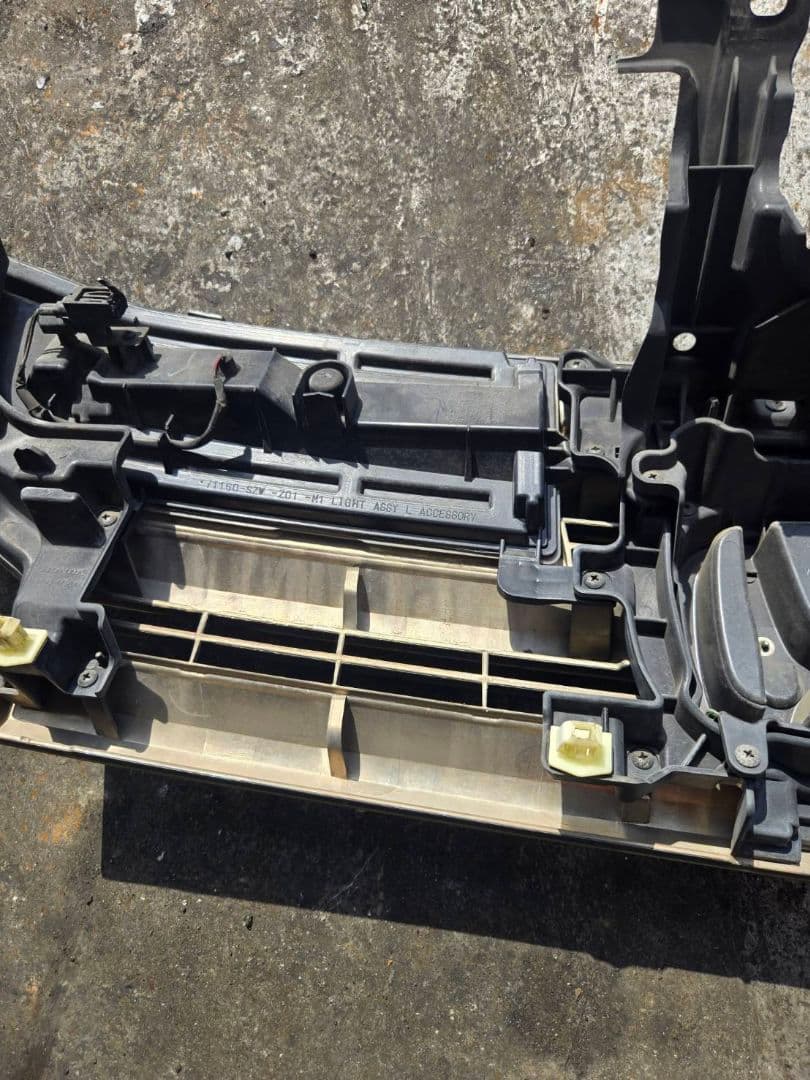 RK5　ホンダ　ステップワゴン　LEDフロントグリル　後期