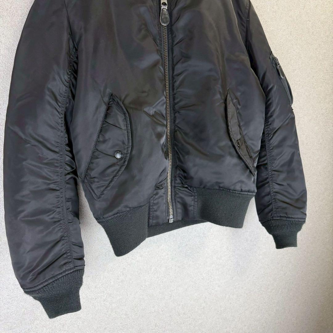 希少 AVIREX アーチロゴ フライトジャケット MA-1