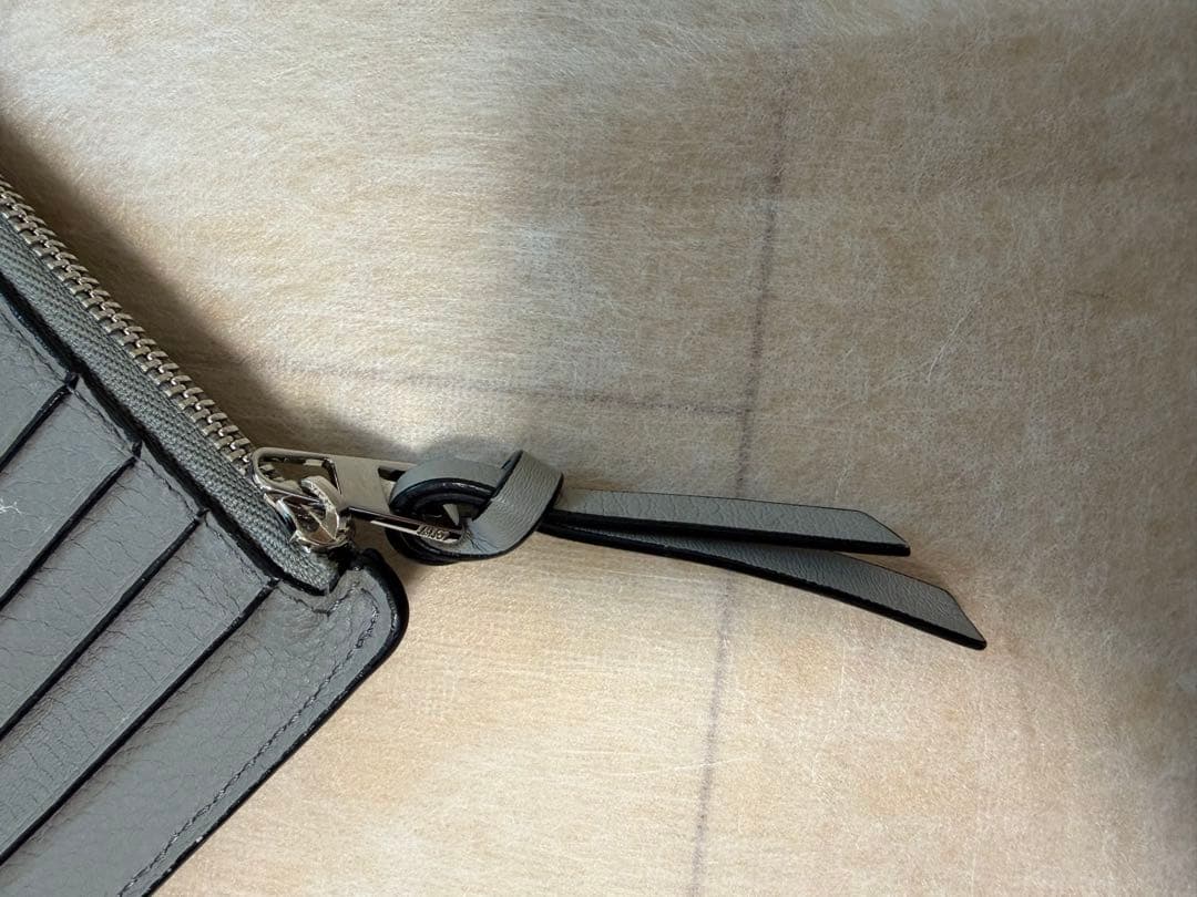 LOEWE カードホルダー　パールグレー／ライトペールグリーン