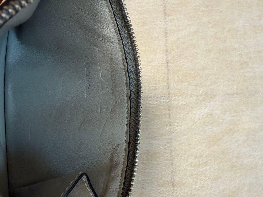 LOEWE カードホルダー　パールグレー／ライトペールグリーン