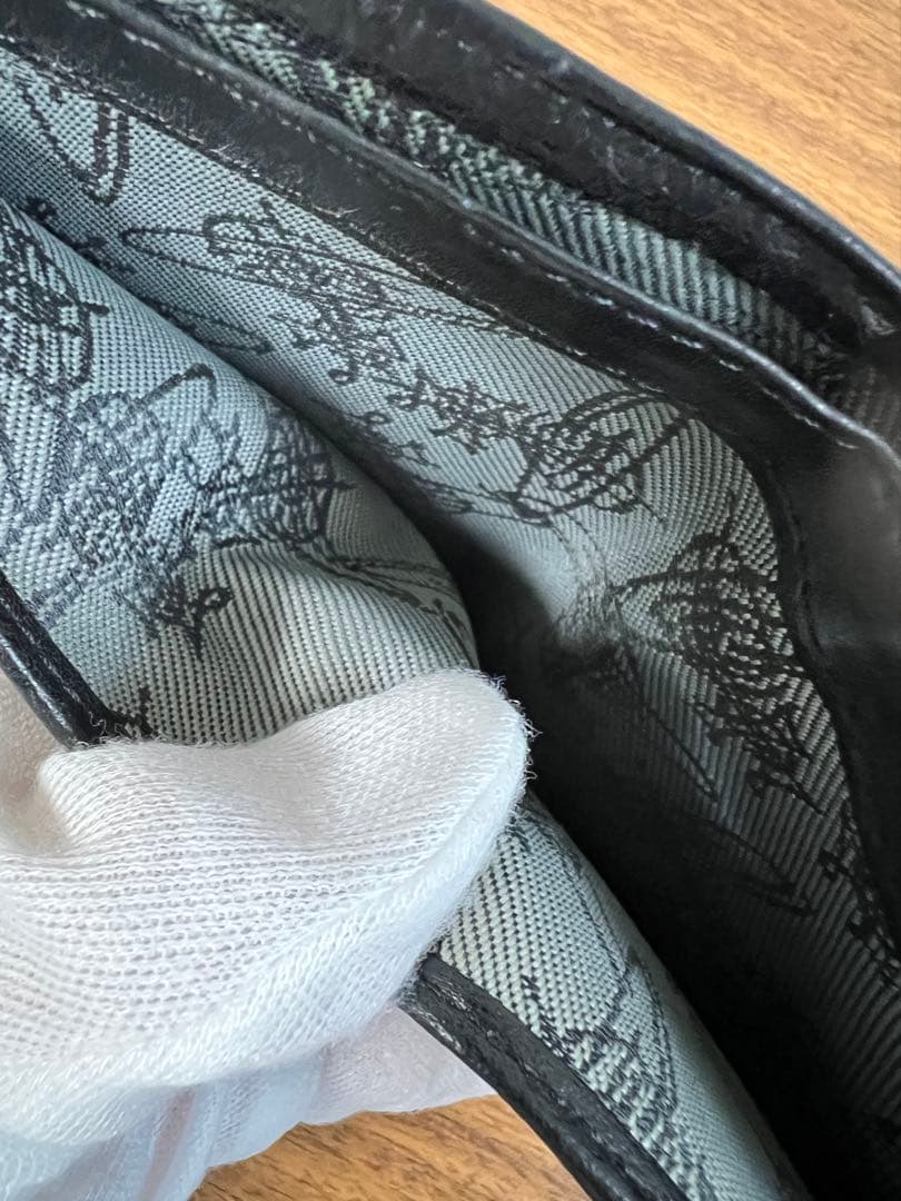 vivienne westwoodヴィヴィアンウエストウッド 二つ折り財布 黒