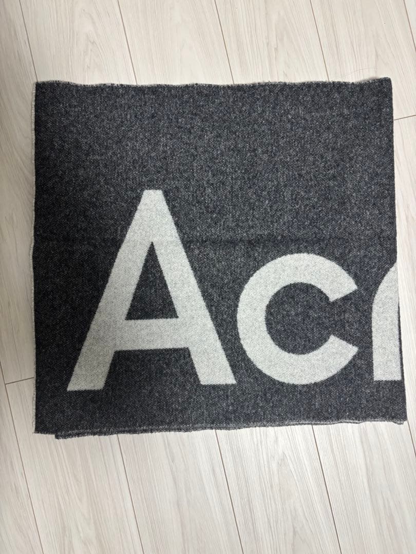 アクネ　ロゴマフラー　ダークグレー&ライトグレー　美品