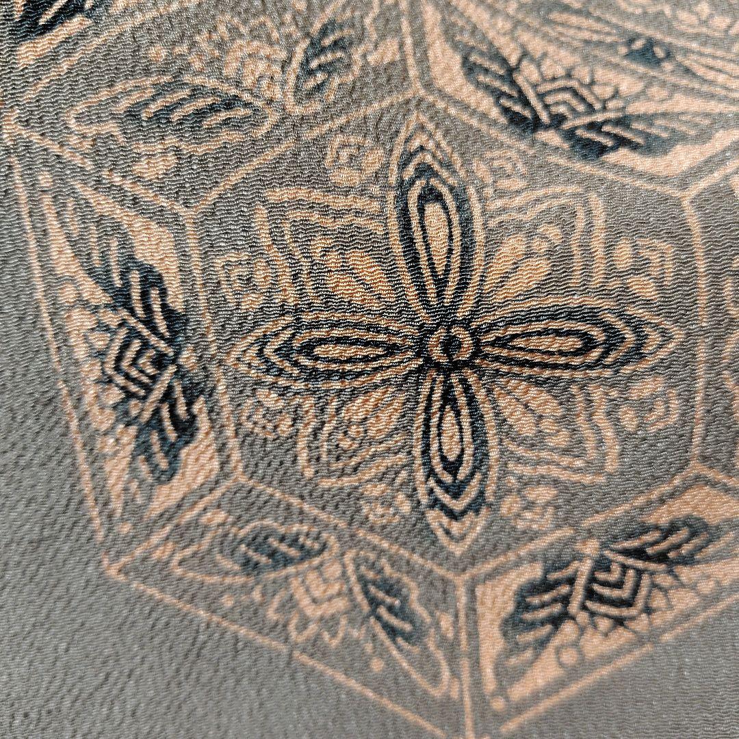 九寸名古屋帯　型染め　亀甲花文　草木手染　鬼しぼ縮緬　落款入り作家物？　着物a