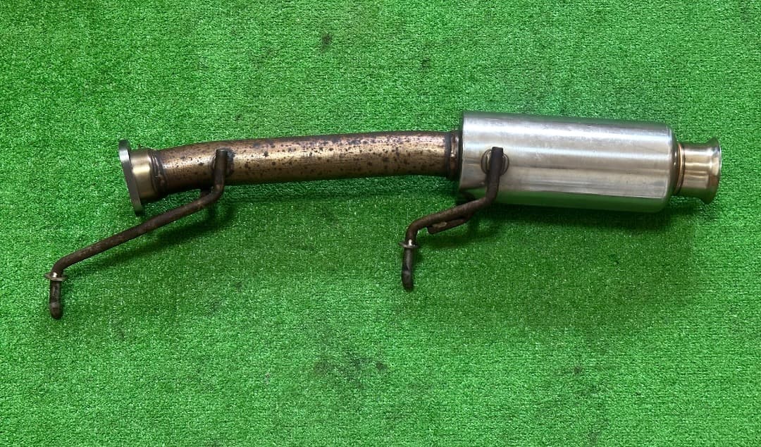 スズキ スイフトZC32S SPEED BOMBER マフラー。