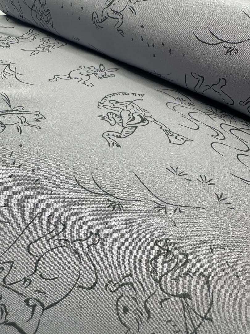 高級御長襦袢　保管品　反物　未仕立て　絹100% 生地　グレー　鳥獣戯画 正絹
