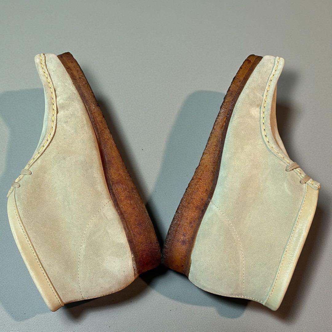 【定番カジュアル】クラークスオリジナルス　ワラビーブーツ　サンドスエード