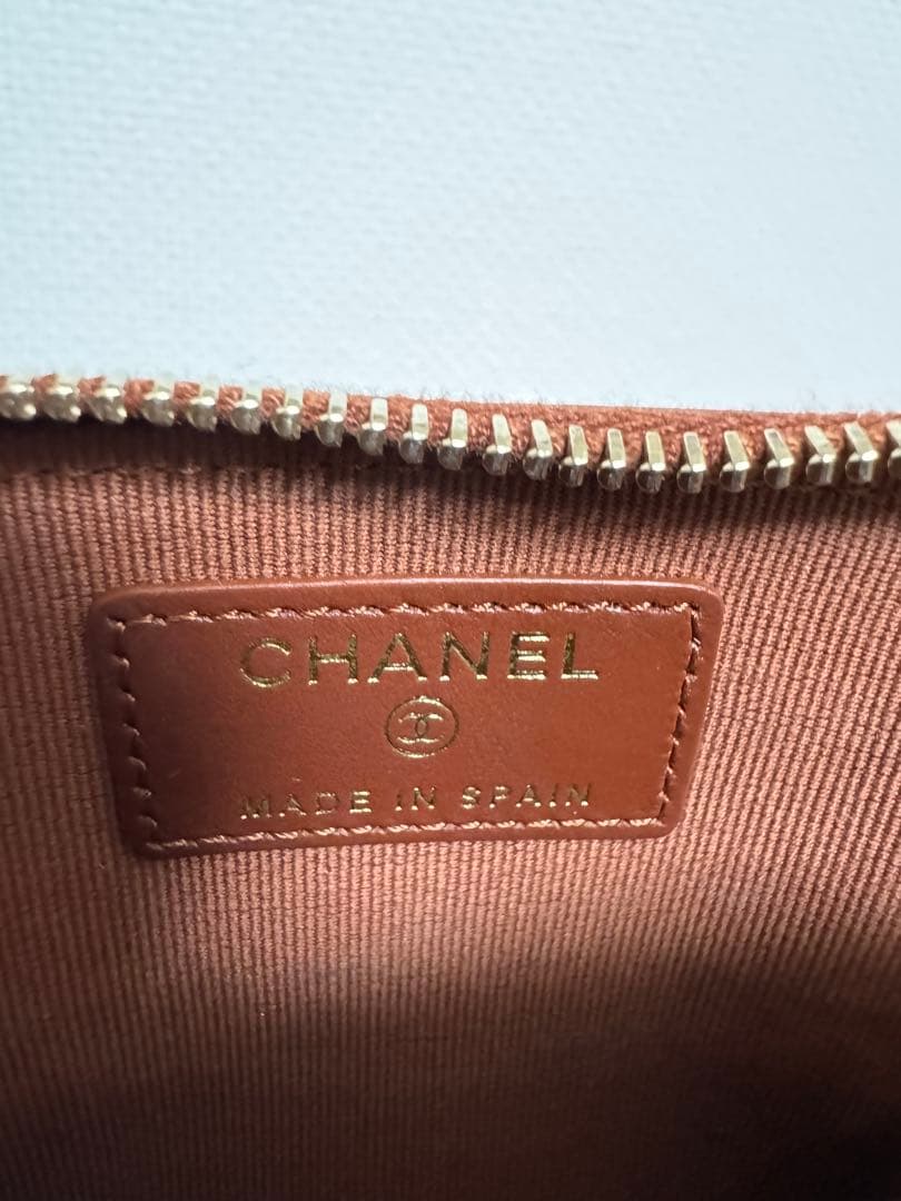 CHANEL ブラウン レザー ケース