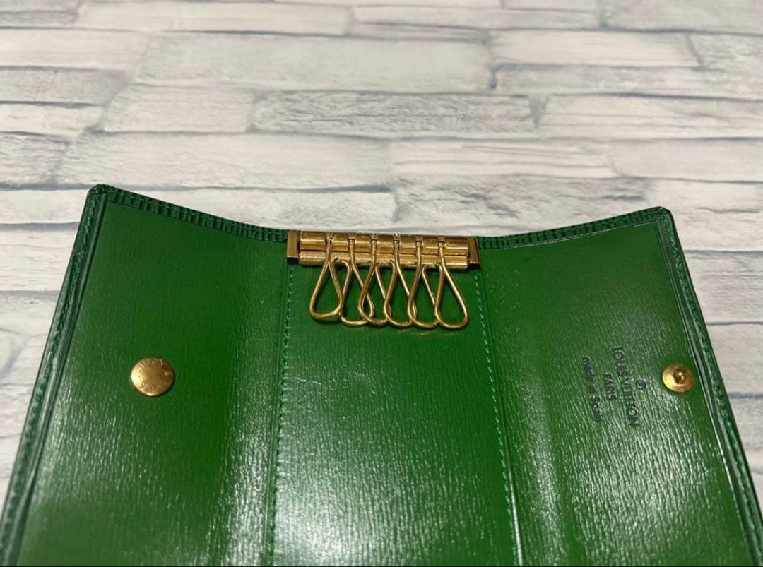 LOUIS VUITTON グリーン エピレザーキーケース