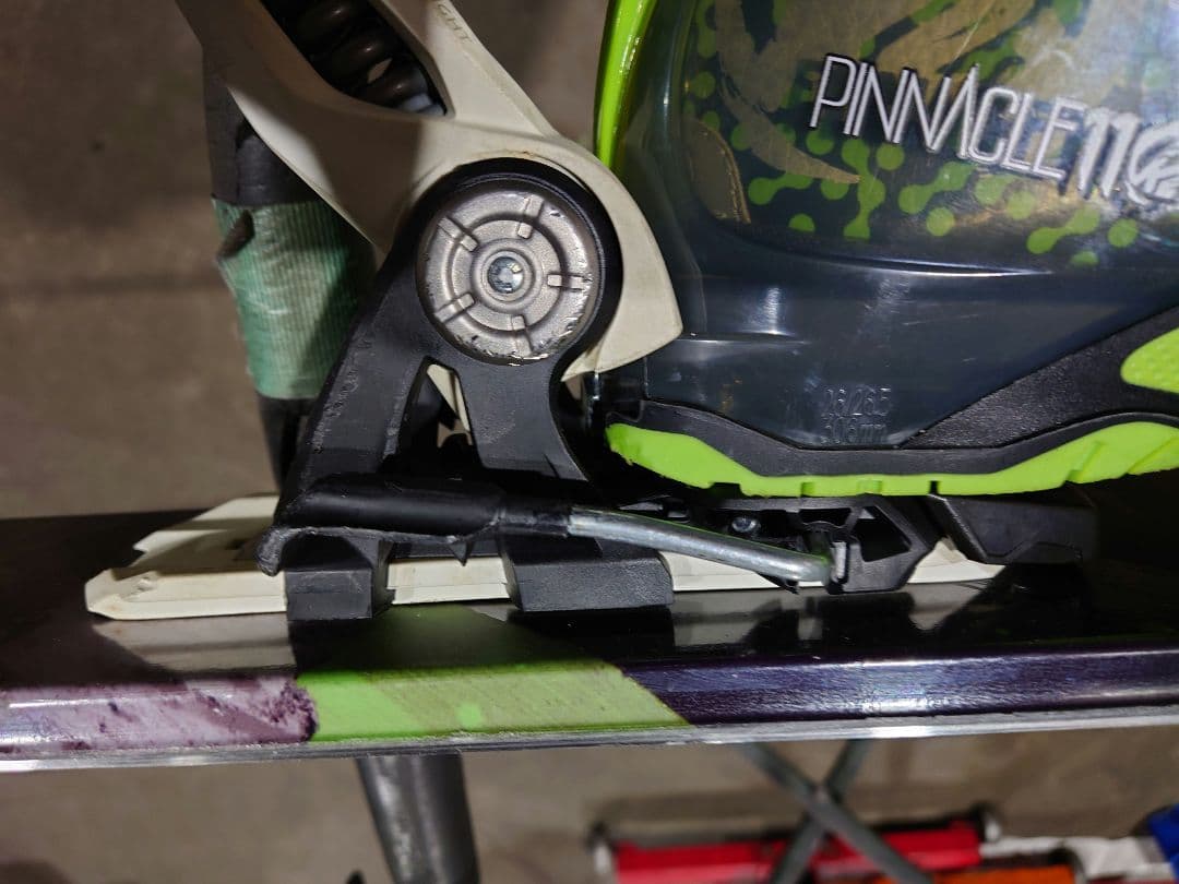 SALOMON Q105 181cm, Marker GRIFFON　パウダー