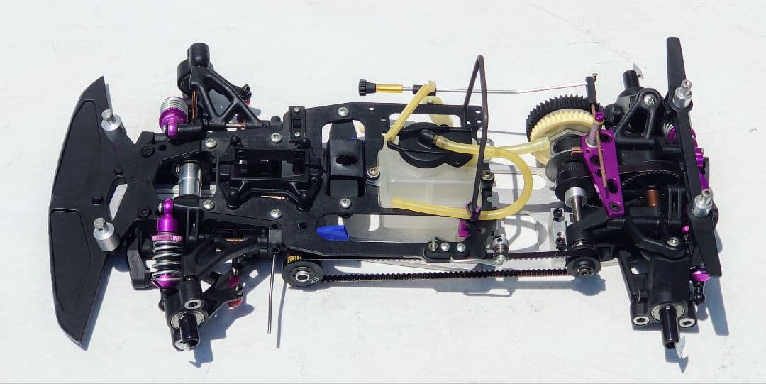 未使用シャーシ！サーパント 1/10GPレーシングカー ピニオン クラッチ付