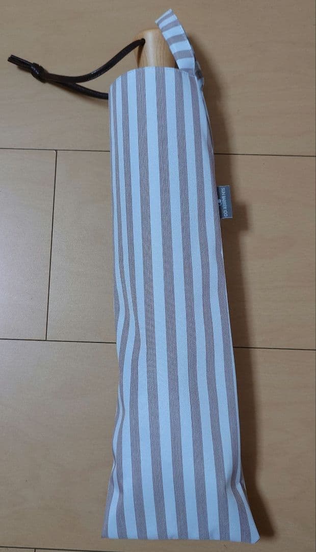 サンバリア100 折りたたみ日傘　2段折 モカ　ストライプ