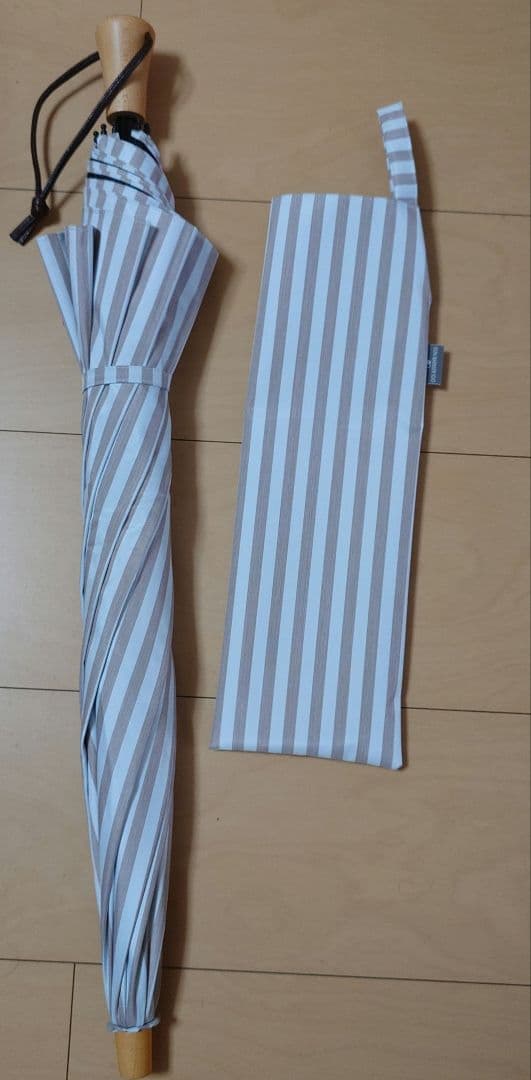 サンバリア100 折りたたみ日傘　2段折 モカ　ストライプ